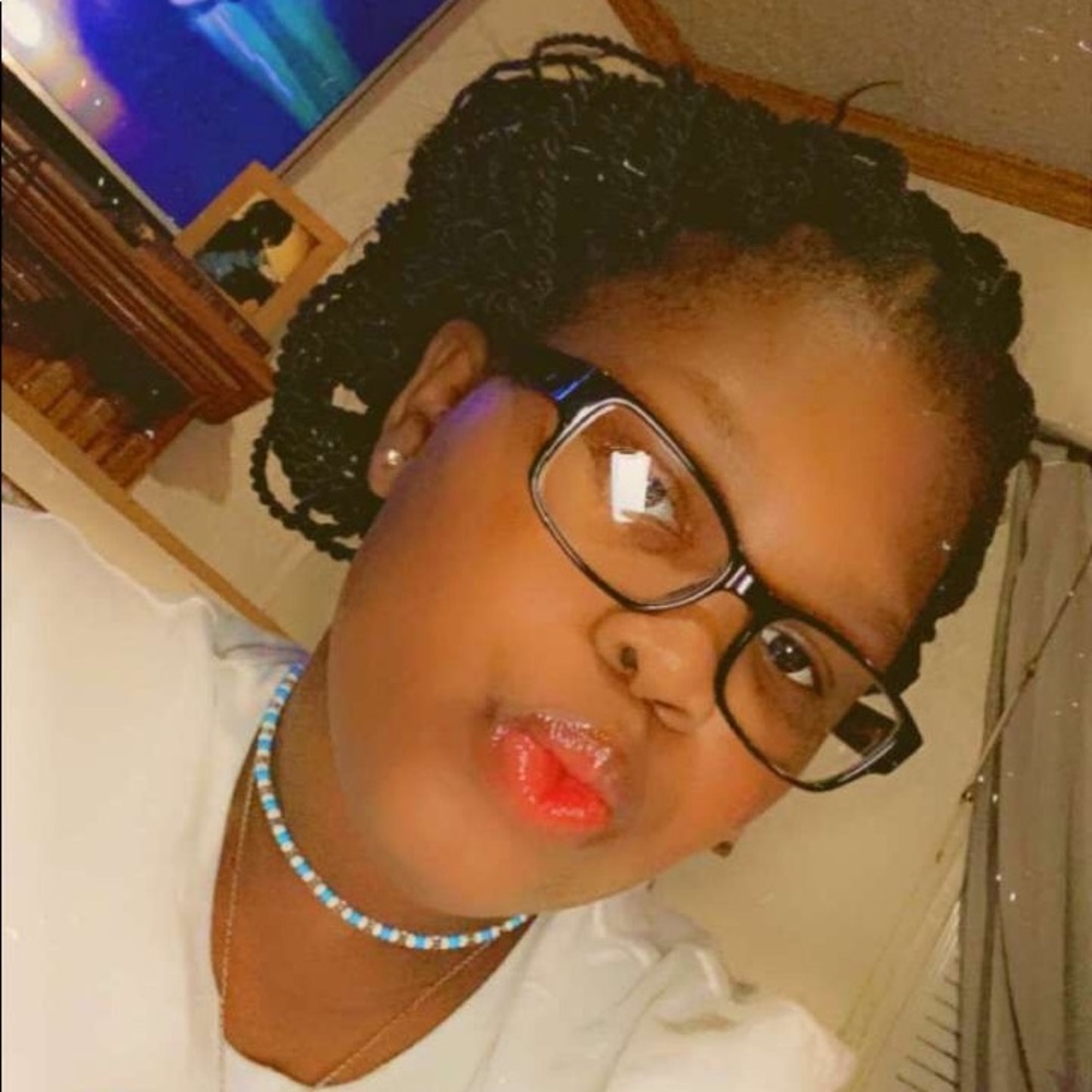 Meet your Posher, Amaya